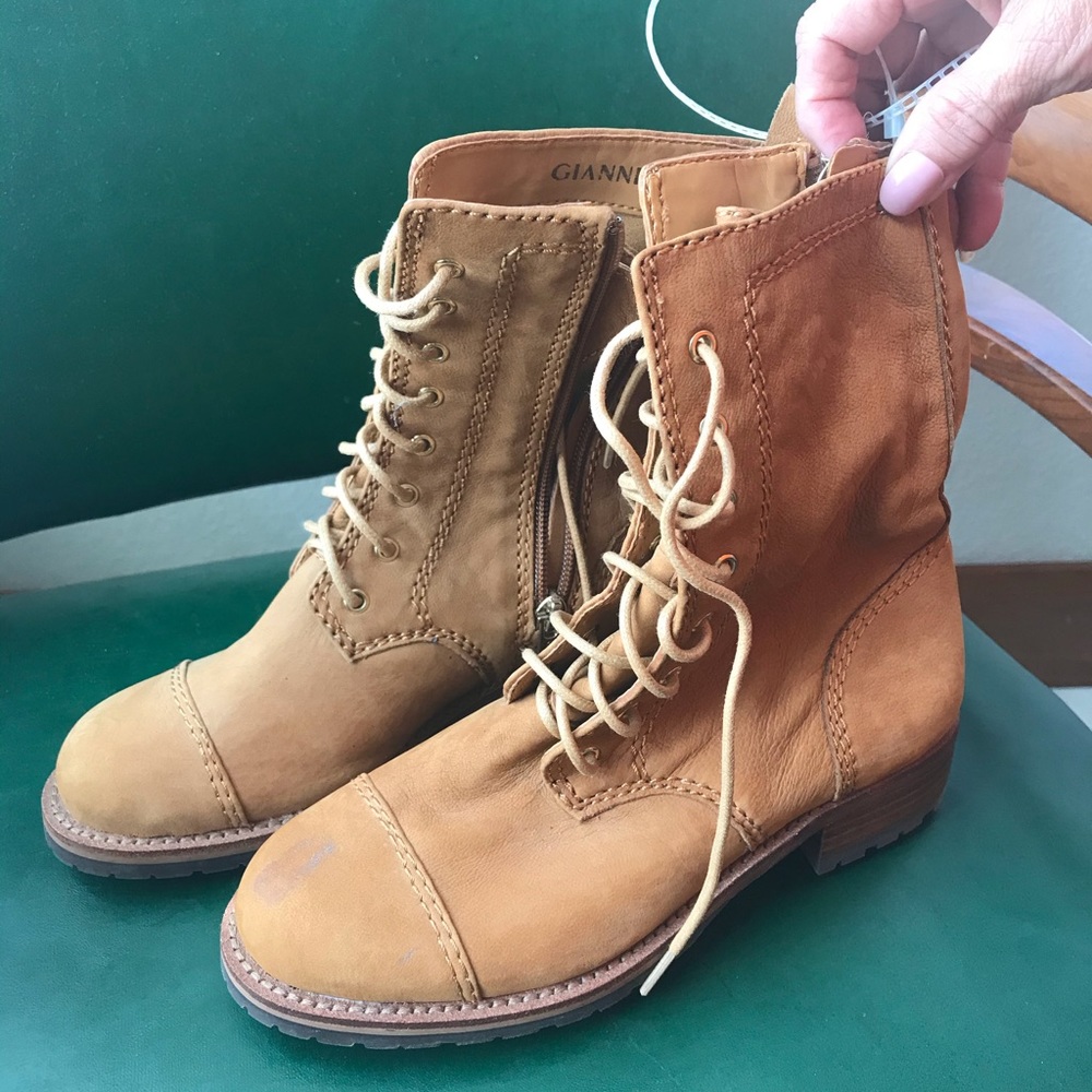 GIANNI BINI TAN SUEDE LACE UP COMBAT BOOTS SZ 5.5